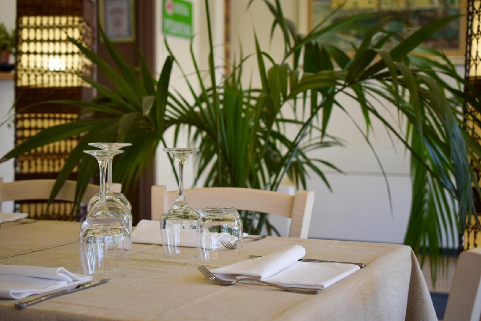 Aparthotel Costa Paradiso Lido Adriano Bagian luar foto