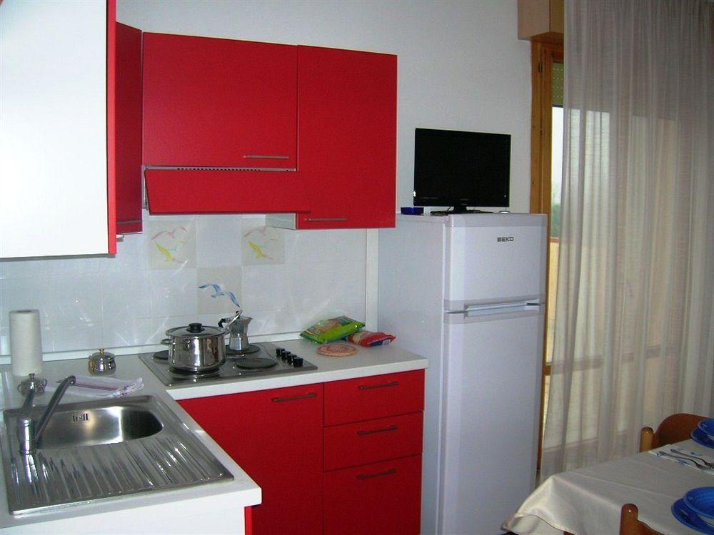 Aparthotel Costa Paradiso Lido Adriano Bagian luar foto