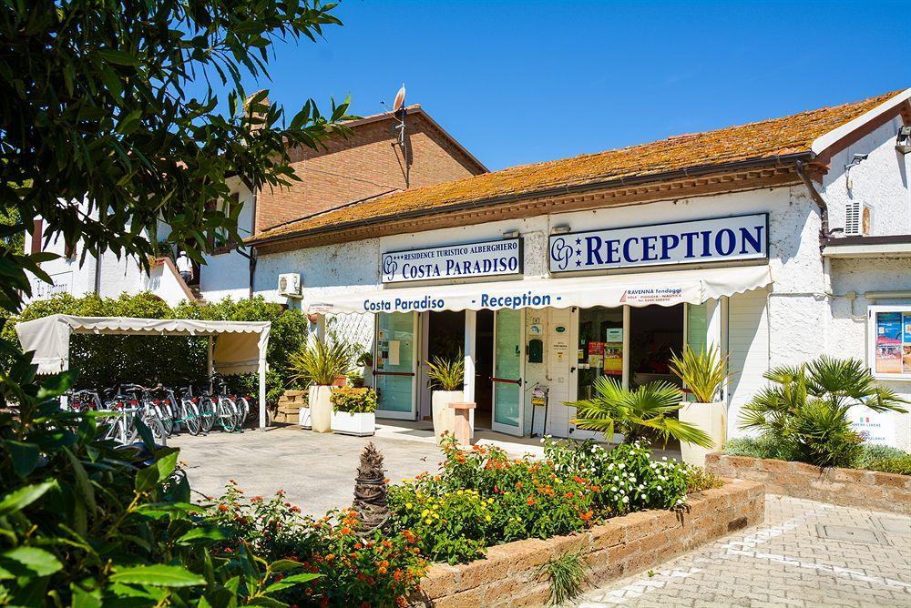 Aparthotel Costa Paradiso Lido Adriano Bagian luar foto