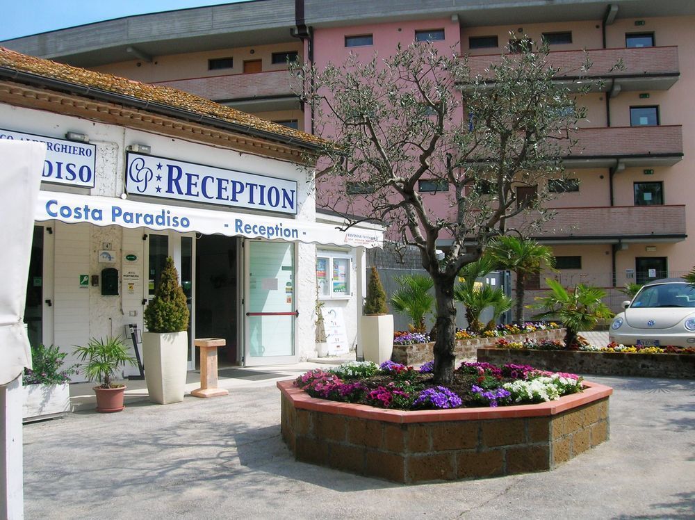 Aparthotel Costa Paradiso Lido Adriano Bagian luar foto