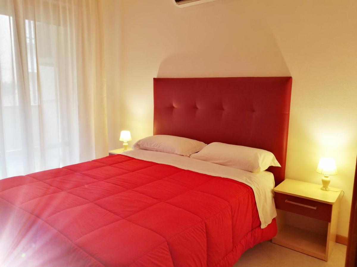 Aparthotel Costa Paradiso Lido Adriano Ruang foto